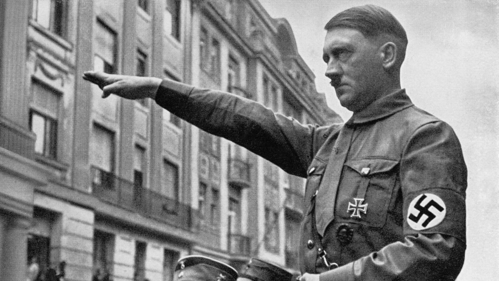 Adolf Hitler və onun siyasi fəaliyyəti