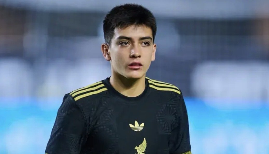 Rekord üçün gözləyən 17-likdə Gilberto Mora