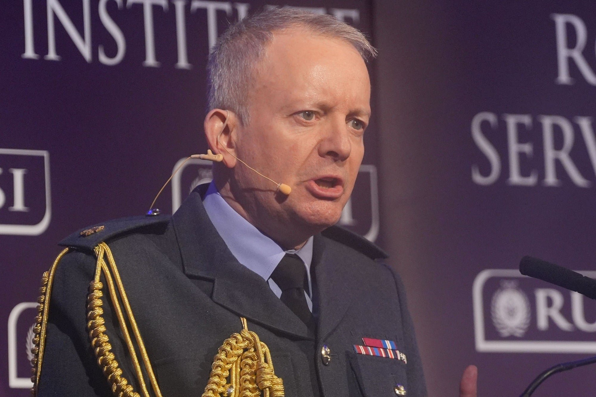 "Əlavə maliyyə ayrılmazsa, Britaniya Silahlı Qüvvələri əməliyyatlarını azaltmağa məcbur qalacaqlar"