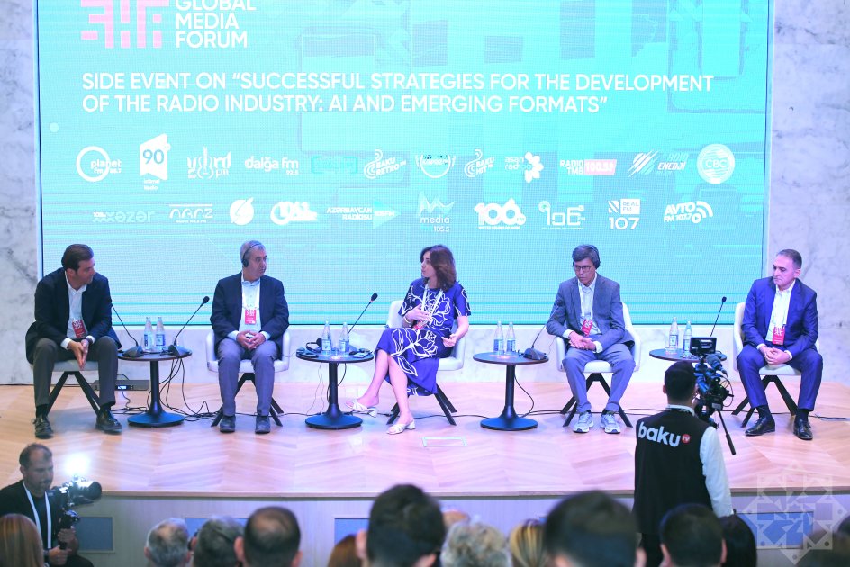 “Radio sənayesinin inkişafı üçün uğurlu həllər: Aİ və yeni formatlar” mövzusu müzakirə olunub