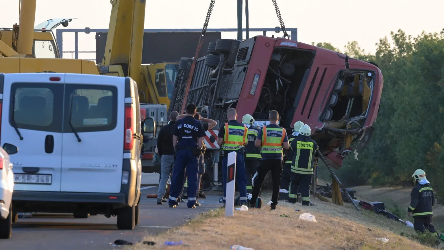 Macarıstanda Polşa avtobusu qəzaya uğradı: ölən və yaralananlar var