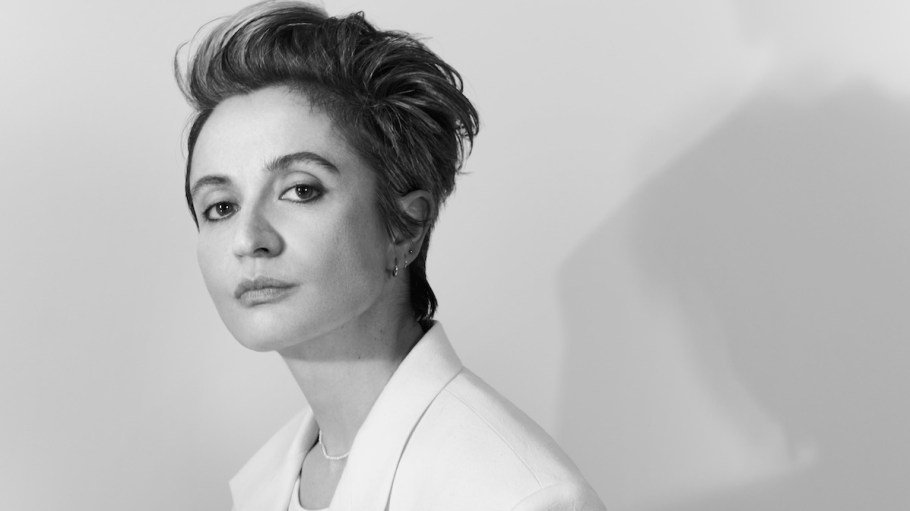 Veronika Leoninin Kalvin Kleyn üçün ən yaddaqalan qırmızı xalça obrazları