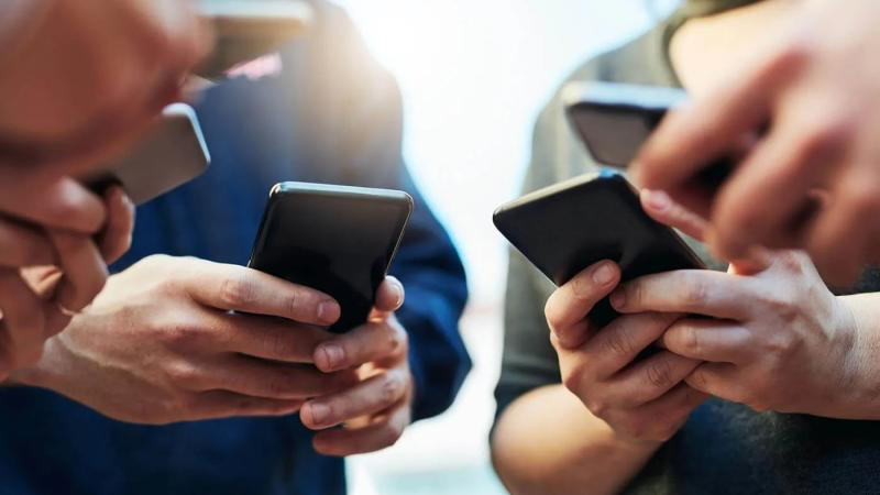 Smartfonlar  yemə pozuntusu riskini artırır